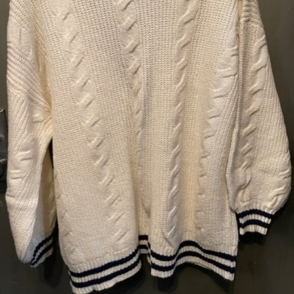 Retro Oversized Cable Knit Button-Up Cardigan - Picture 15 of 16